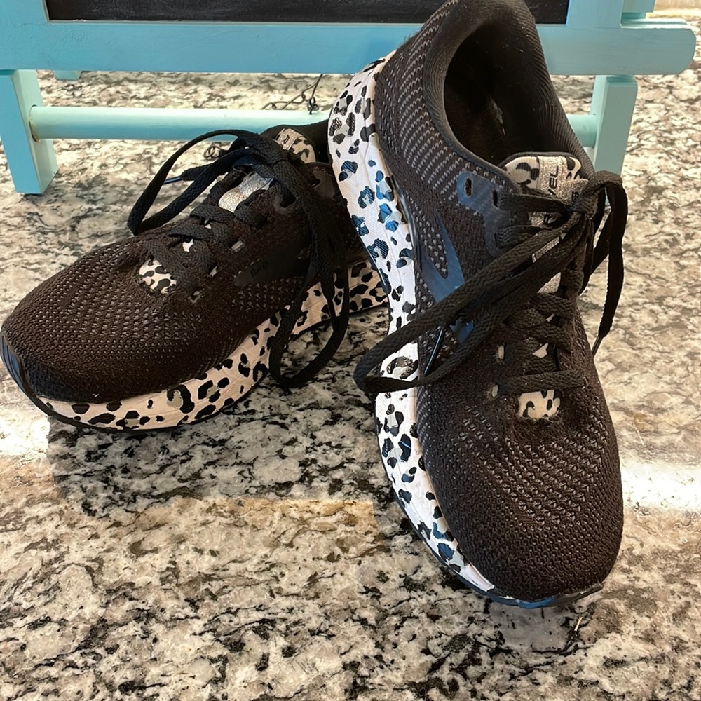 Brooks Black and White Sneakers